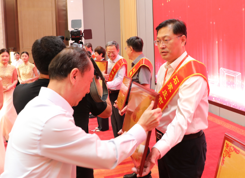 常山集團(tuán)位列石家莊營(yíng)業(yè)收入百?gòu)?qiáng)企業(yè)第14位